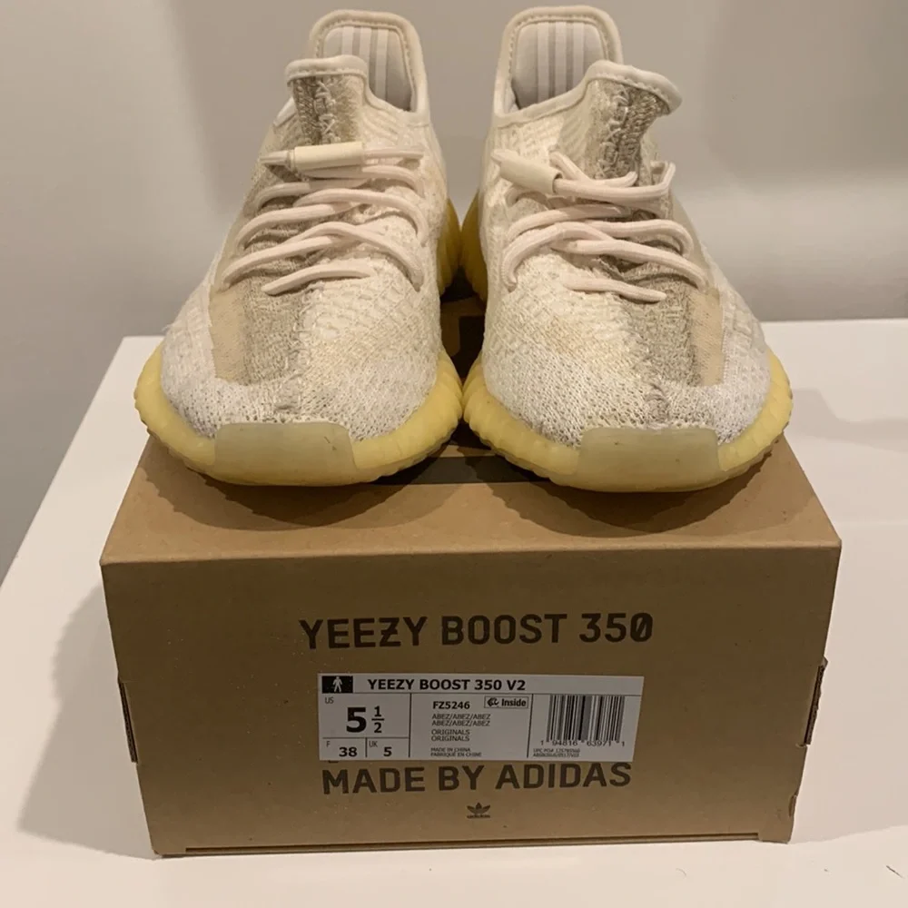 YEEZY‎ Boost 350 V2